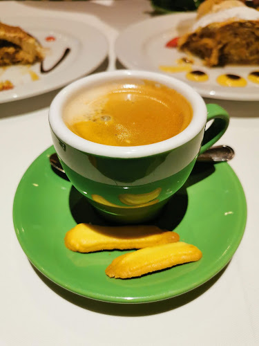 Opinii despre La Tiendecita Blanca în miraflores - Gastronomía y hostelería