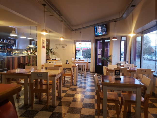 Opinii despre EdisonHouse în Trelew - Gastronomía y hostelería