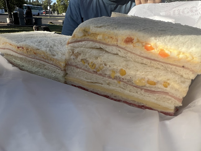 Opinii despre Panadería y Confitería Lucca S.R.L. în ANL - Gastronomía y hostelería