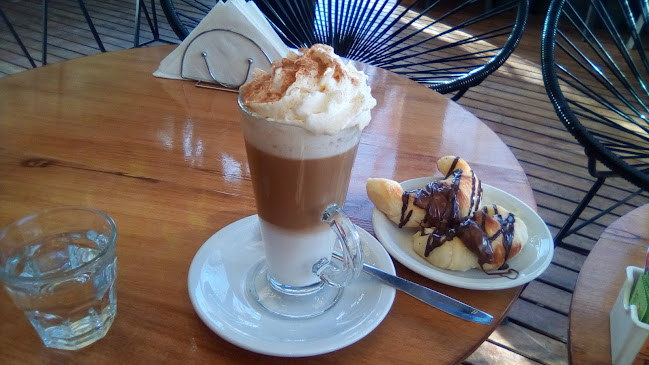 Opinii despre Medialunas Calentitas în Salta - Gastronomía y hostelería