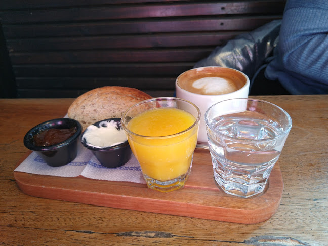 Av. Pellegrini 501, S2000 Rosario, Santa Fe