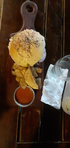 Av. Coronel Olascoaga 2150, Q8300 Neuquén