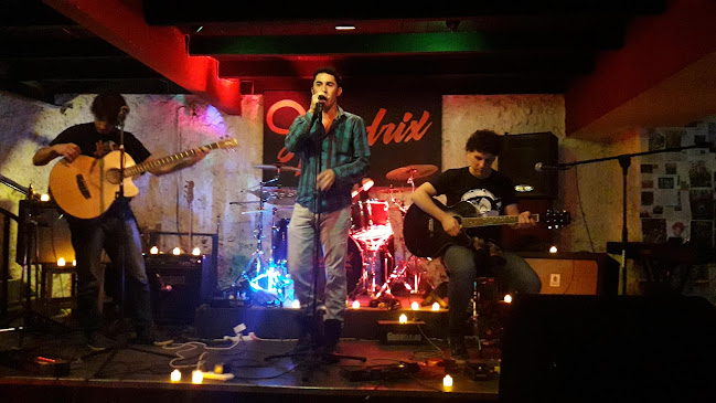 Opinii despre HENDRIX MUSIC BAR în Bahía Blanca - Gastronomía y hostelería