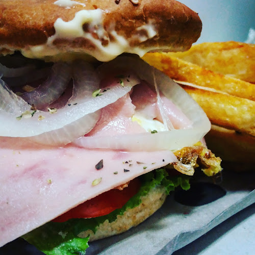 Rotisería Cucinarefood Hamburguesas lomitos pizzas empanadas Alitos Comida para llevar en Formosa - Formosa