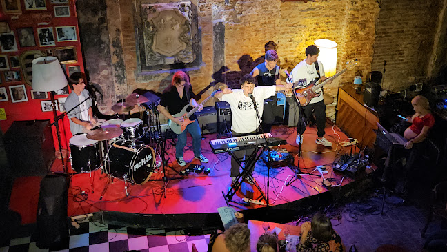 HNM, Chacabuco 3627, B7600 Mar del Plata, Provincia de Buenos Aires