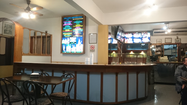 Manantiales Pizzeria y Heladeria - Gastronomía y hostelería