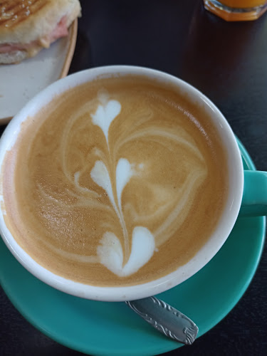 2700, Av. de Mayo 143, B2700 Pergamino, Provincia de Buenos Aires