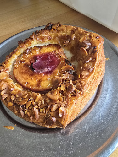 Juan Bautista de LaSalle 433, B1642 San Isidro, Provincia de Buenos Aires