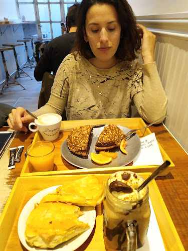 Comentarii opinii despre Croissant Café