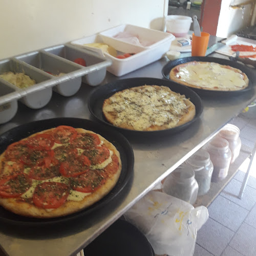 Opinii despre Pizzas Empanadas Zeus Pizzeria Hamburguesas în Neuquén - Gastronomía y hostelería