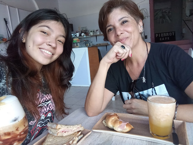 Comentarii opinii despre Pierrot Café