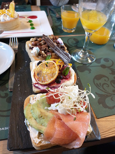 Comentarii opinii despre Mecenas. La casa de la familia Espiria