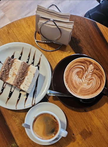 Comentarii opinii despre El Nazareno: Fábrica Familiar de Alfajores y Especialidades.