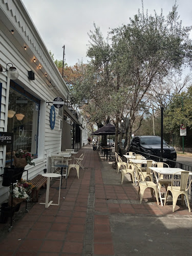 Juan Bautista de LaSalle 433, B1642 San Isidro, Provincia de Buenos Aires