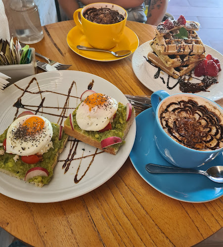 Sunday Coffee & Brunch