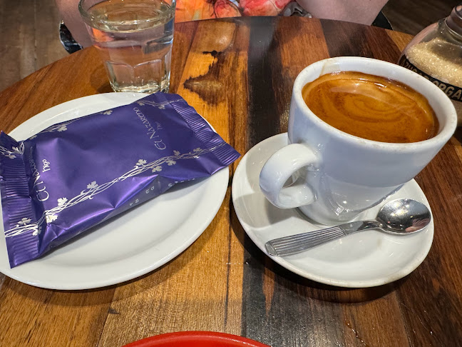 El Nazareno: Fábrica Familiar de Alfajores y Especialidades.