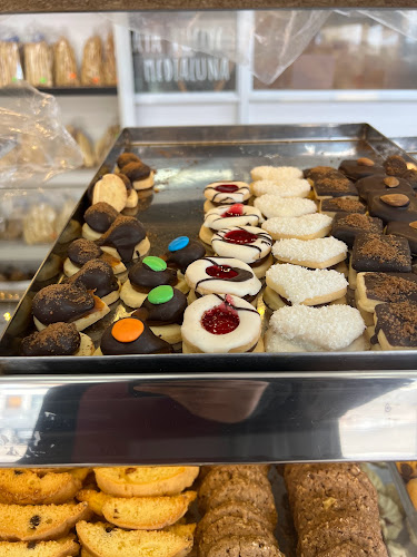 DOV Pasteleria - Puán y Acevedo