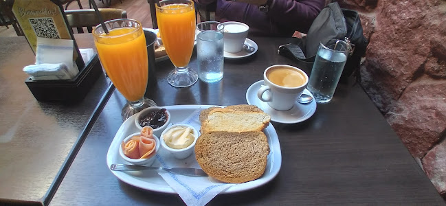 Av. Pellegrini 1230, S2000BTZ Rosario, Santa Fe