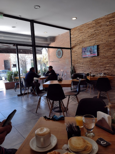 Bartolomé Mitre 1201, A4400 Salta