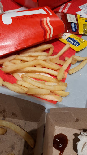 Av. Hipólito Yrigoyen 13298, B1846 Adrogué, Provincia de Buenos Aires