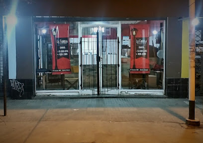 Pizzería La Farola - Alvear 808