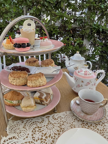 Opinii despre Las Bolena Tea Room & Restaurant în miraflores - Gastronomía y hostelería