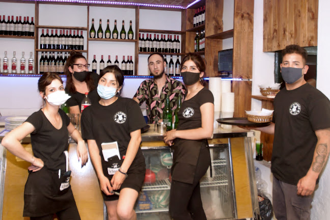 Vikingos pooll restobar