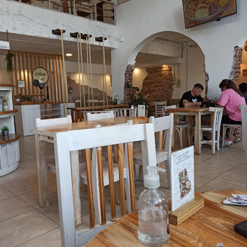 Comentarii opinii despre Croissant Café