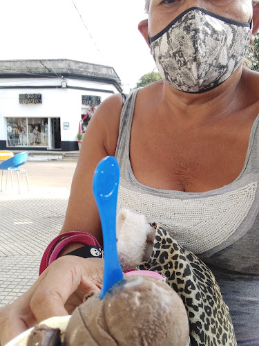 Opinii despre Grido heladeria în esquina - Gastronomía y hostelería