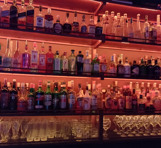 Roonin Bar Resto Bar