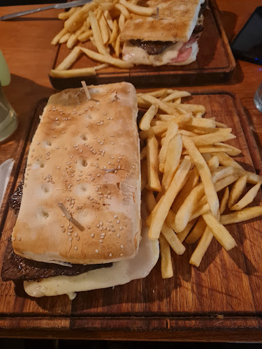 Opinii despre Stones Bowling în Santa Rosa - Gastronomía y hostelería