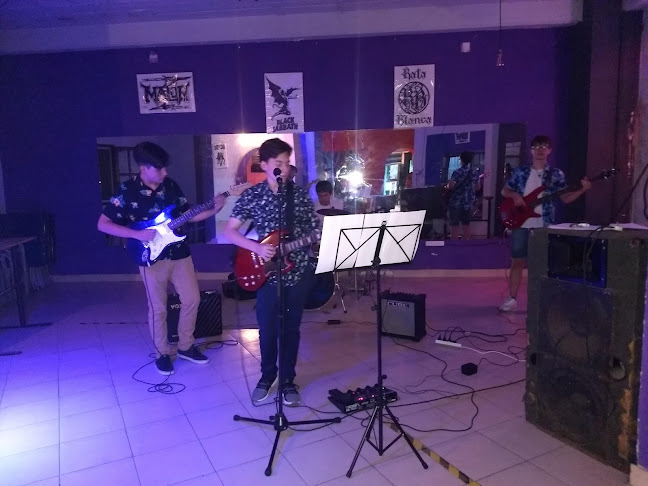 Oktubre Drugstore Bar - Santa Fe de la Vera Cruz