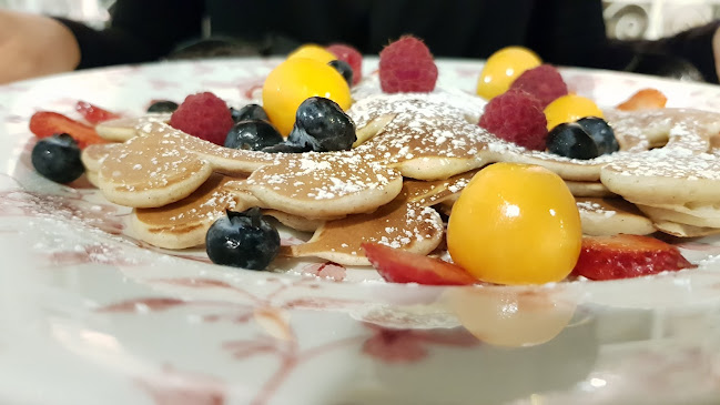 Las Bolena Tea Room & Restaurant