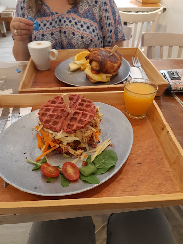 Comentarii opinii despre Croissant Café