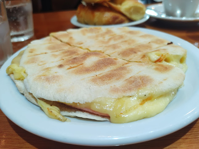 Av. Maipú 2299, B1636 Olivos, Provincia de Buenos Aires