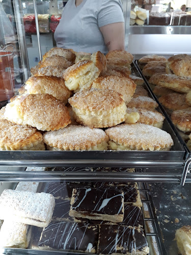 Panadería y Confitería Alvear - Gastronomía y hostelería