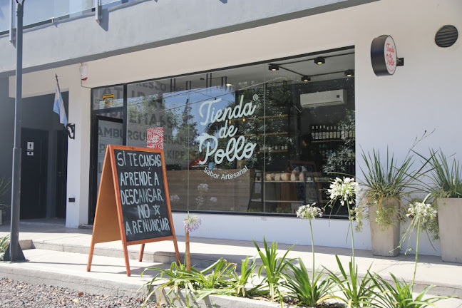 Tienda de Pollo ® - Yerba Buena