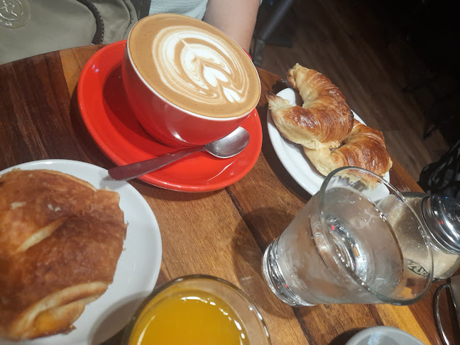 El Nazareno: Fábrica Familiar de Alfajores y Especialidades.