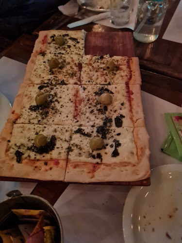 Av. Hipólito Yrigoyen 4088, U9000 Comodoro Rivadavia, Chubut