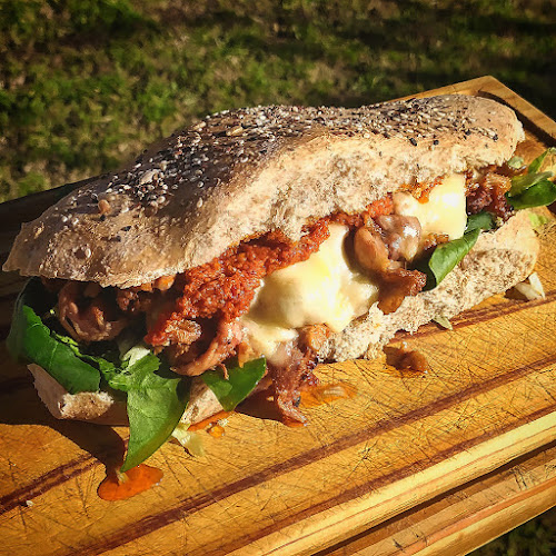 Los Reyes De La Colina - Gastronomía y hostelería