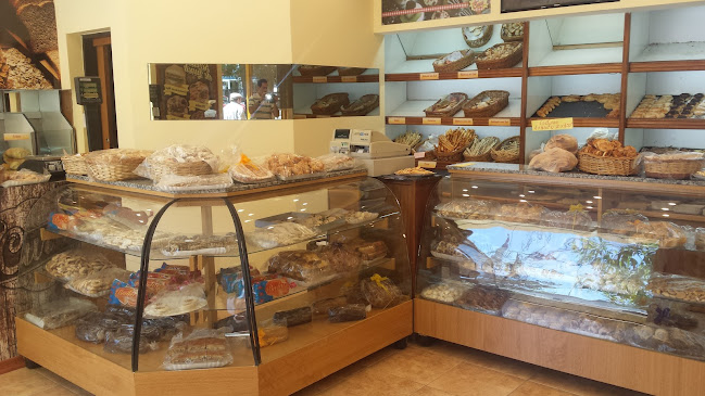 Panaderia y Confiteria Curri