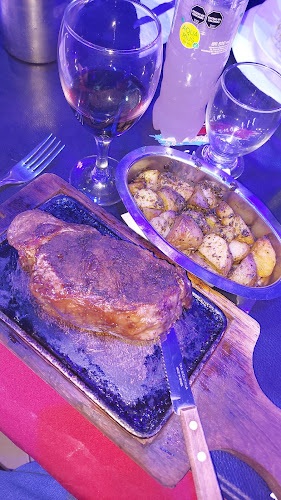 Pje. M. Castro 215, A4400 Salta