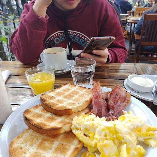 Opinii despre Paris Café-Brasserie în Vicente López - Gastronomía y hostelería