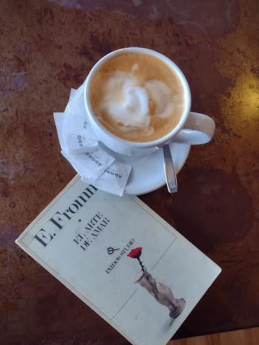 Adorado Cafe & Bar - Gastronomía y hostelería