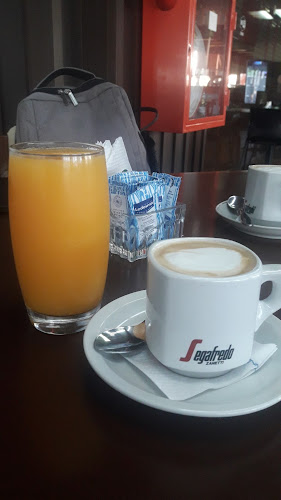 Hangar 9 Resto Bar - Posadas