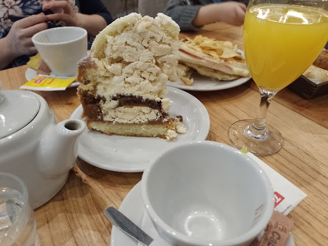 Starbucks Coffee [Tienda: Dinosaurio Mall - Alto Verde] - Córdoba