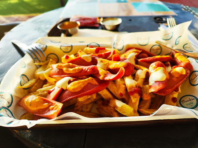 VXJ3+9VW, Mal. de la Marina, Miraflores 15074, Perú