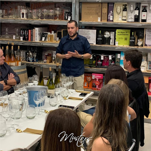 Vinoteca Musters - Rada Tilly