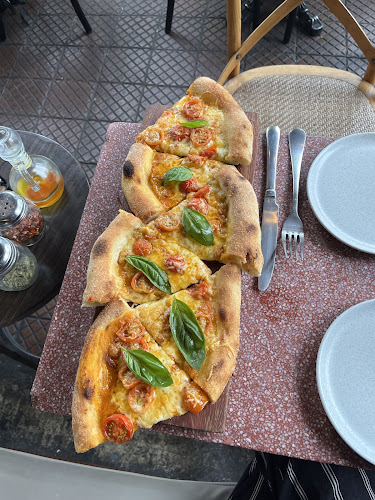 Comentarii opinii despre Intro Café Bar