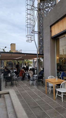 Cardamomo Panaderia y Cafe